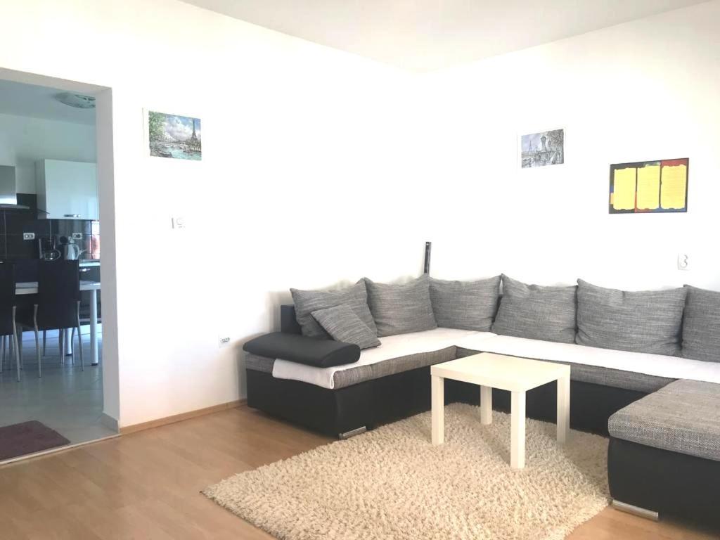 Apartments Vojin トロギール 部屋 写真